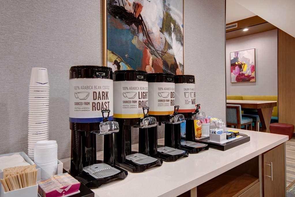 Hampton Inn & Suites Ontario 랜초쿠카몽가 레스토랑 사진