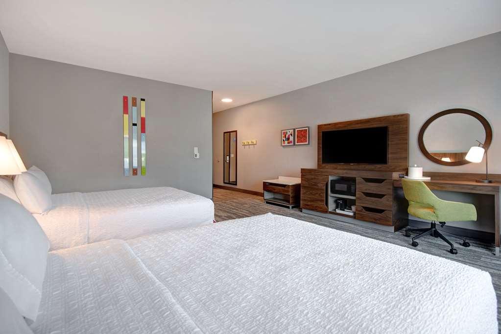 Hampton Inn & Suites Ontario 랜초쿠카몽가 객실 사진