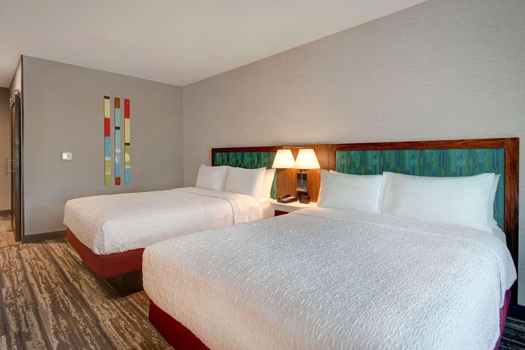 Hampton Inn & Suites Ontario 랜초쿠카몽가 객실 사진