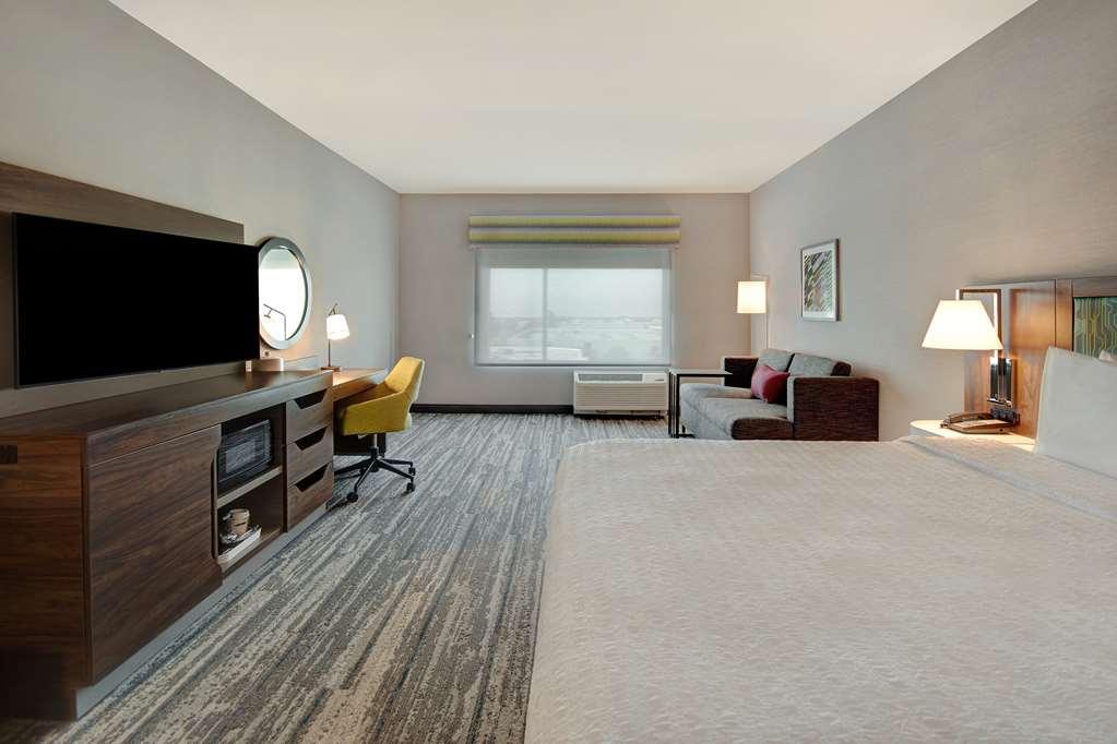 Hampton Inn & Suites Ontario 랜초쿠카몽가 객실 사진