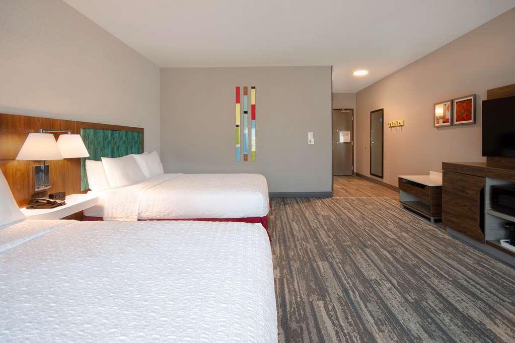 Hampton Inn & Suites Ontario 랜초쿠카몽가 객실 사진
