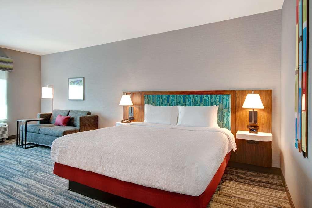 Hampton Inn & Suites Ontario 랜초쿠카몽가 객실 사진