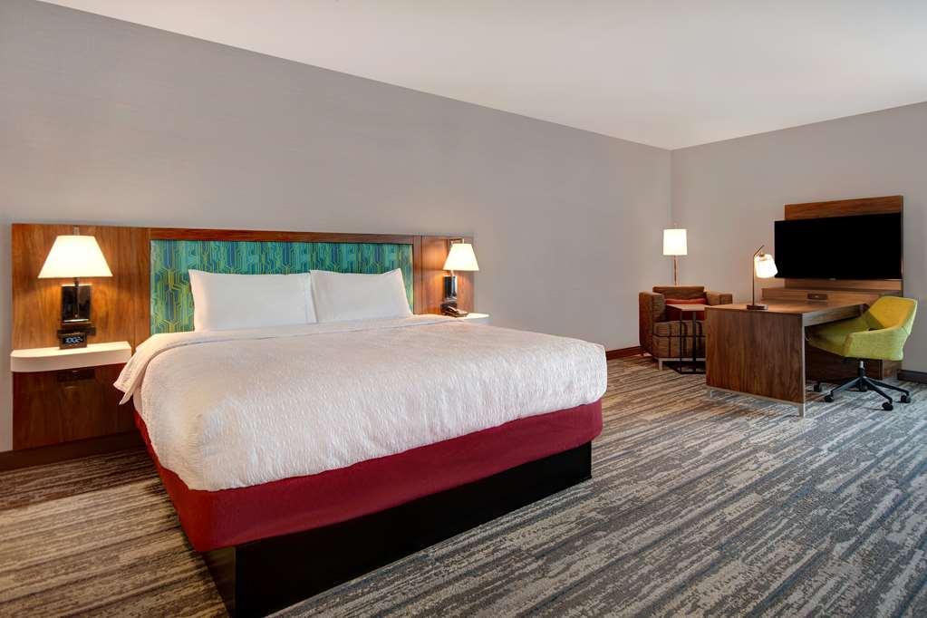 Hampton Inn & Suites Ontario 랜초쿠카몽가 객실 사진