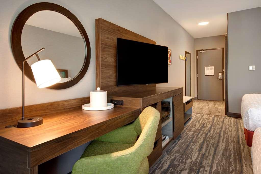 Hampton Inn & Suites Ontario 랜초쿠카몽가 객실 사진