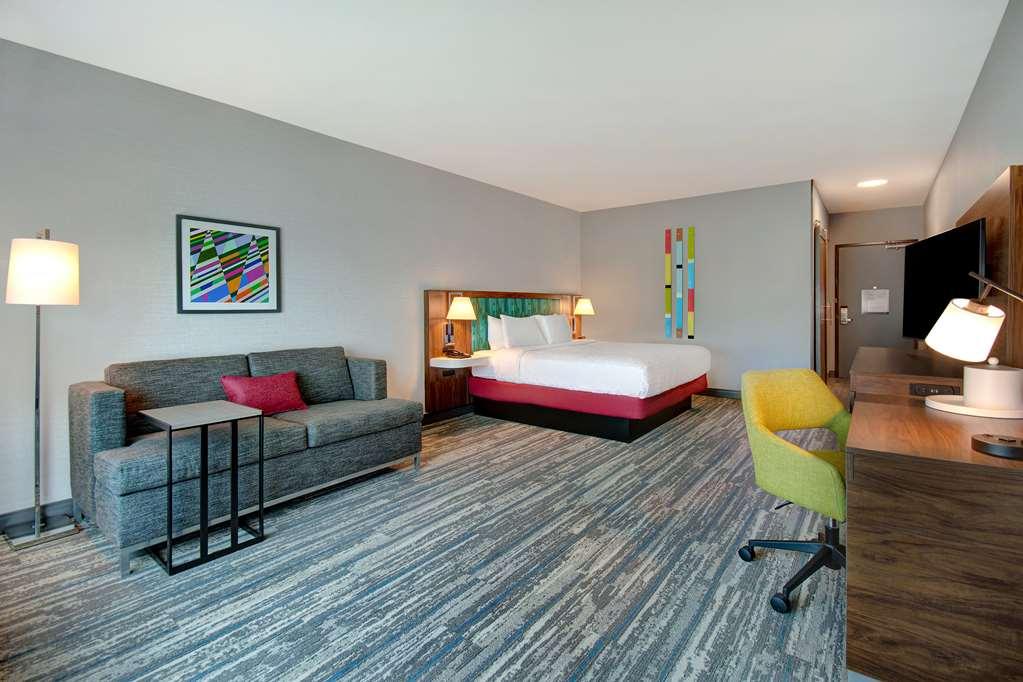 Hampton Inn & Suites Ontario 랜초쿠카몽가 객실 사진